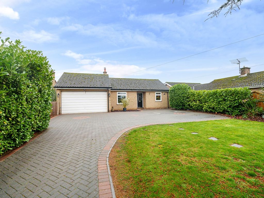 4 bed detached bungalow for sale in Church Street, Langford