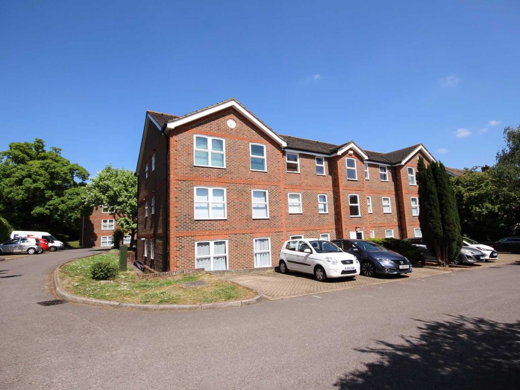 2 bed flat for sale in Warren Down, Bracknell RG42 Zoopla