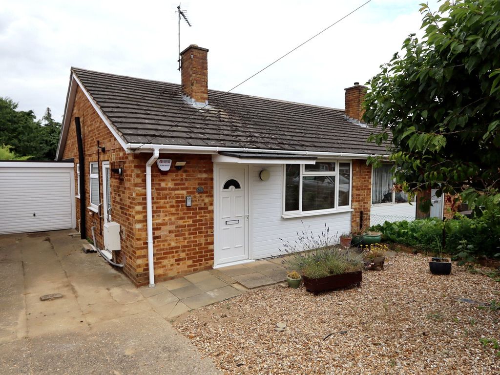 2 bed bungalow for sale in Cromwell Avenue, Newport Pagnell