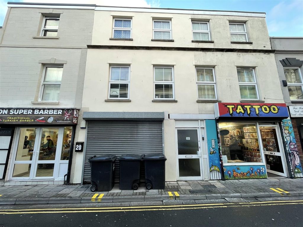 1 bed flat to rent in Orchard Place, WestonSuperMare BS23, £700 pcm