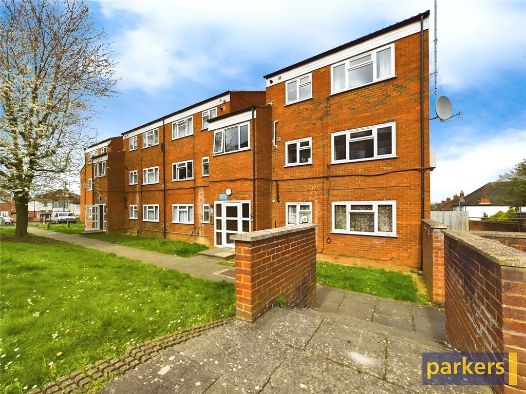 2 bed flat for sale in Prospect Street, Reading, Berkshire RG1, £