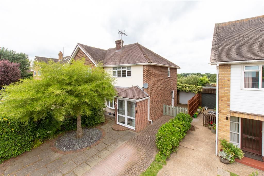 2 bed semidetached house for sale in Cricketers Drive, Meopham, Kent