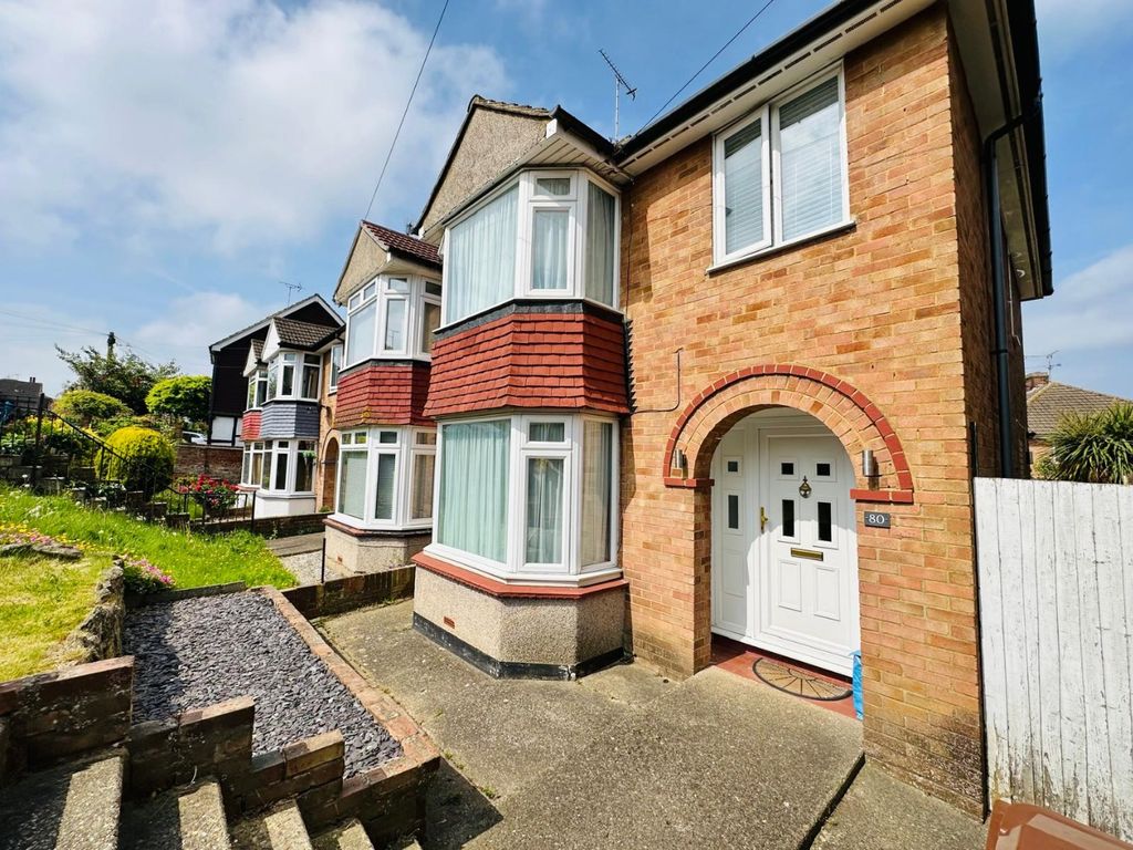 3 bed end terrace house for sale in Maidstone Road, Rainham, Gillingham