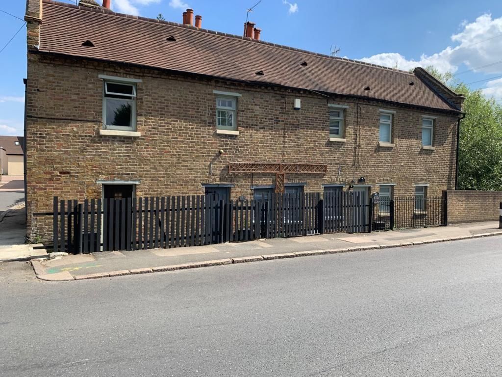 3 bed cottage to rent in Barnes Cray Cottages, Crayford, Kent DA1 Zoopla