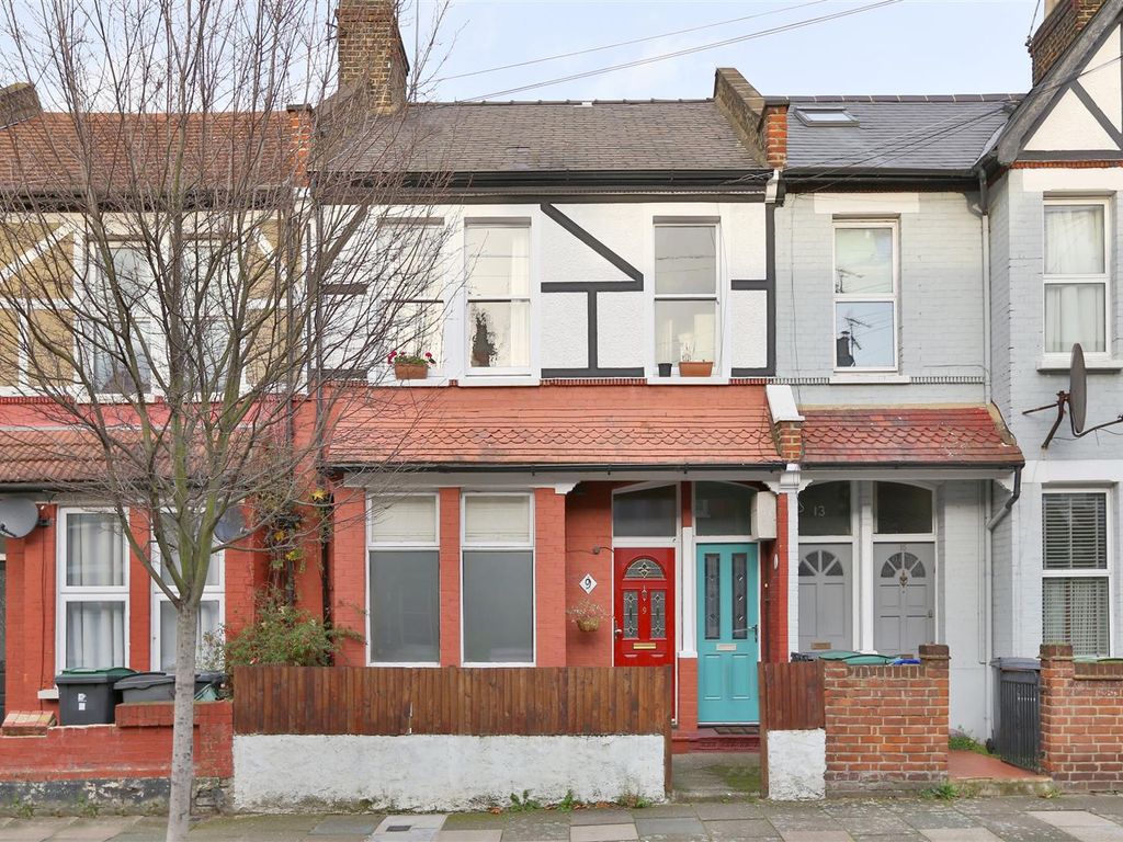 2 bed flat to rent in Manchester Road, London N15, £1,750 pcm Zoopla