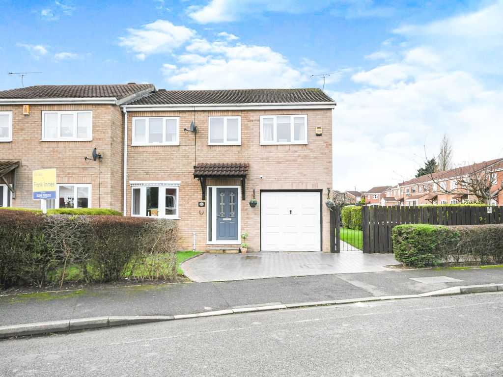 4 bed semidetached house for sale in Highfields Drive, Holmewood