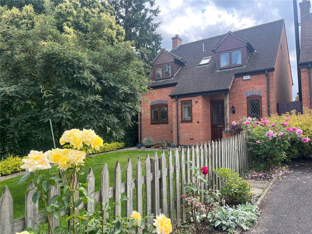 4 bed detached house for sale in Powell Close, Tachbrook, Leamington Spa, Warwickshire