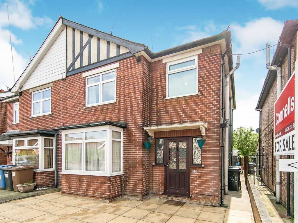 3 bed semidetached house for sale in Cromer Road, Ipswich IP1, £