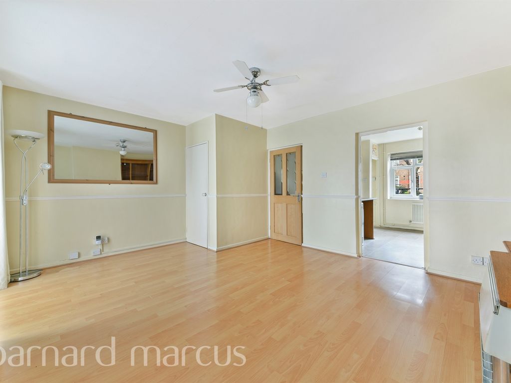 2 bed for sale in Frensham Drive, London SW15, £350,000 Zoopla