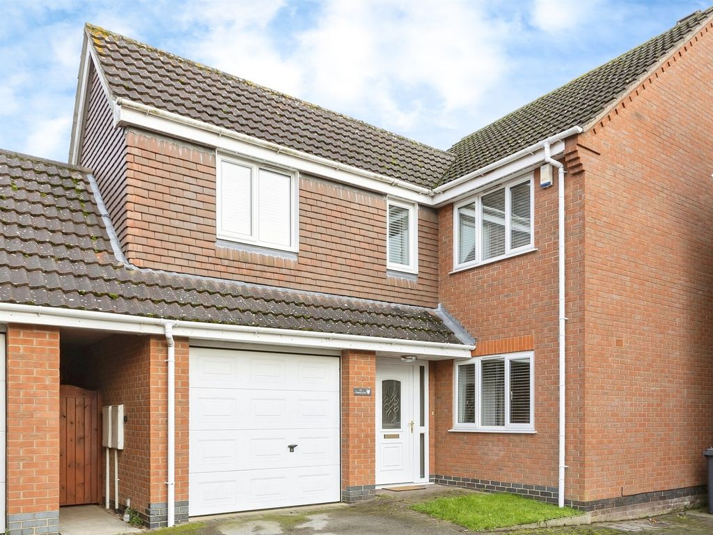4 bed detached house for sale in Chapman Close, Barlestone, Nuneaton