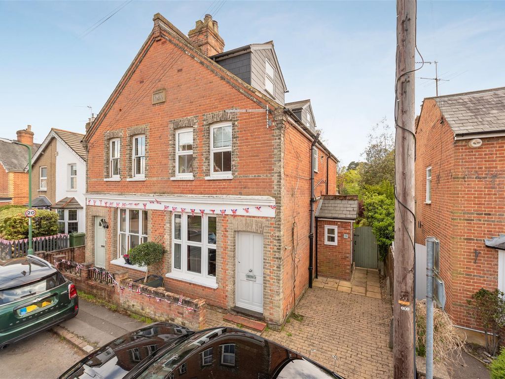 4 bed semidetached house to rent in Bowden Road, Ascot SL5 Zoopla