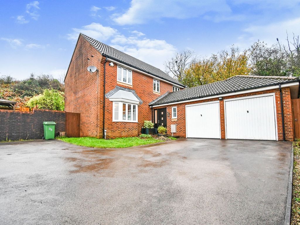 4 bed detached house for sale in Cedar Wood Drive, Tonyrefail, Porth