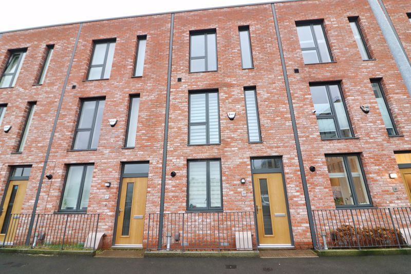 3 bed terraced house for sale in Cleminson Street, Salford M3, £400,000