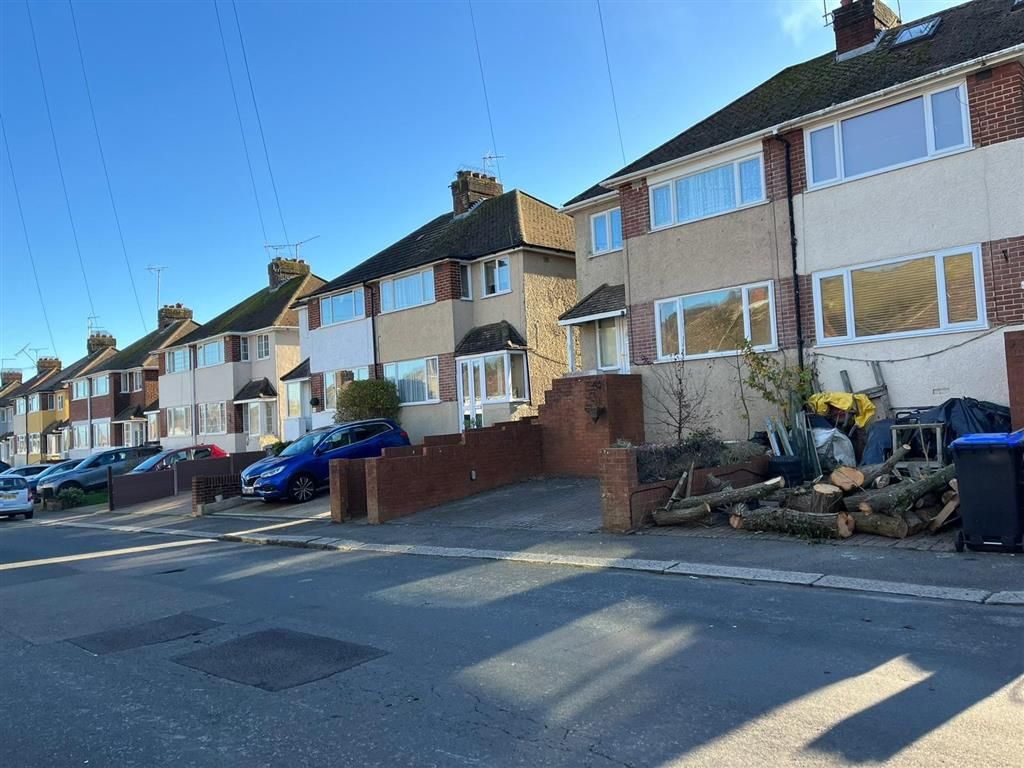 3 bed semidetached house for sale in Markland Road, Elms Vale, Dover