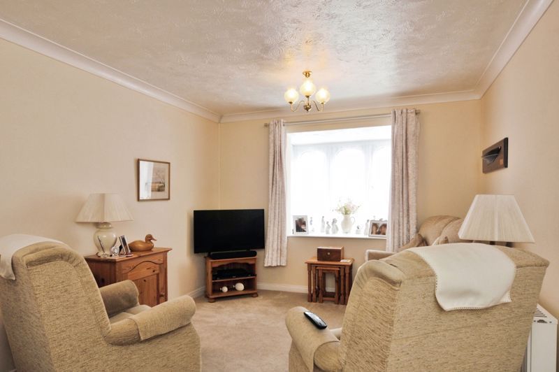 2 bed bungalow for sale in Newnham Green, Maldon CM9, £285,000 Zoopla
