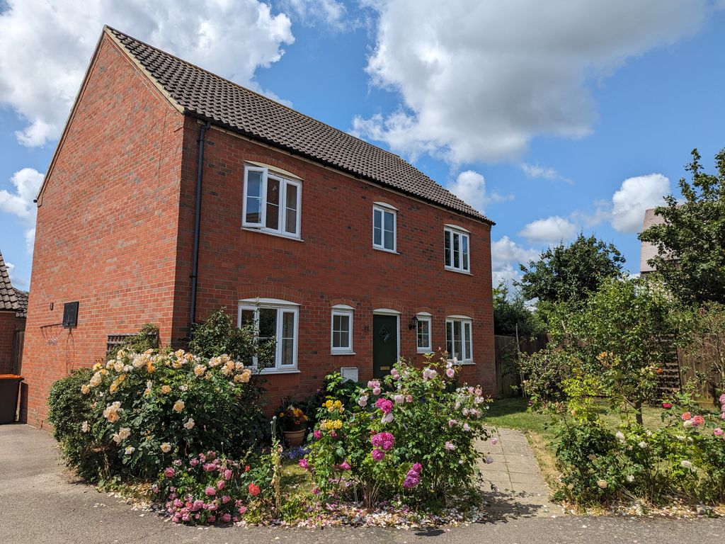 4 bed detached house for sale in Russet Close, Bedford MK41 Zoopla