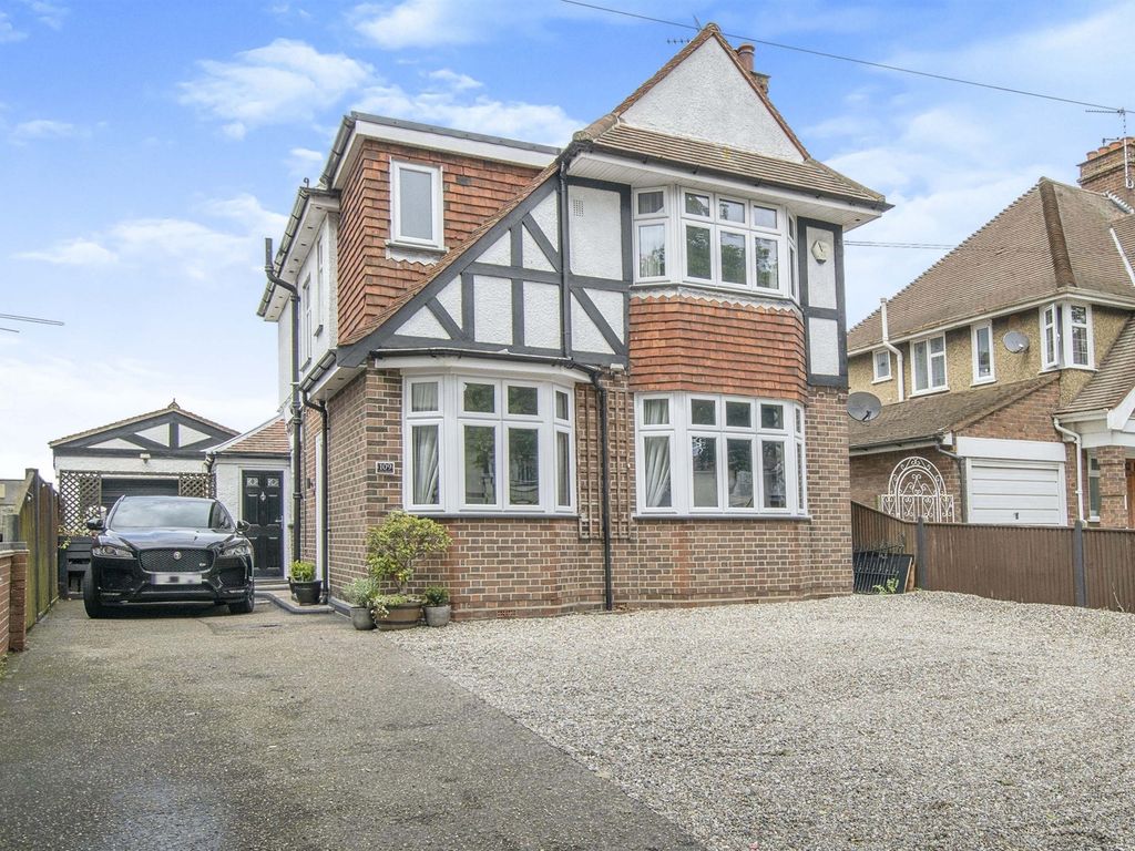 3 bed detached house for sale in Lawn Avenue, Great Yarmouth NR30 Zoopla