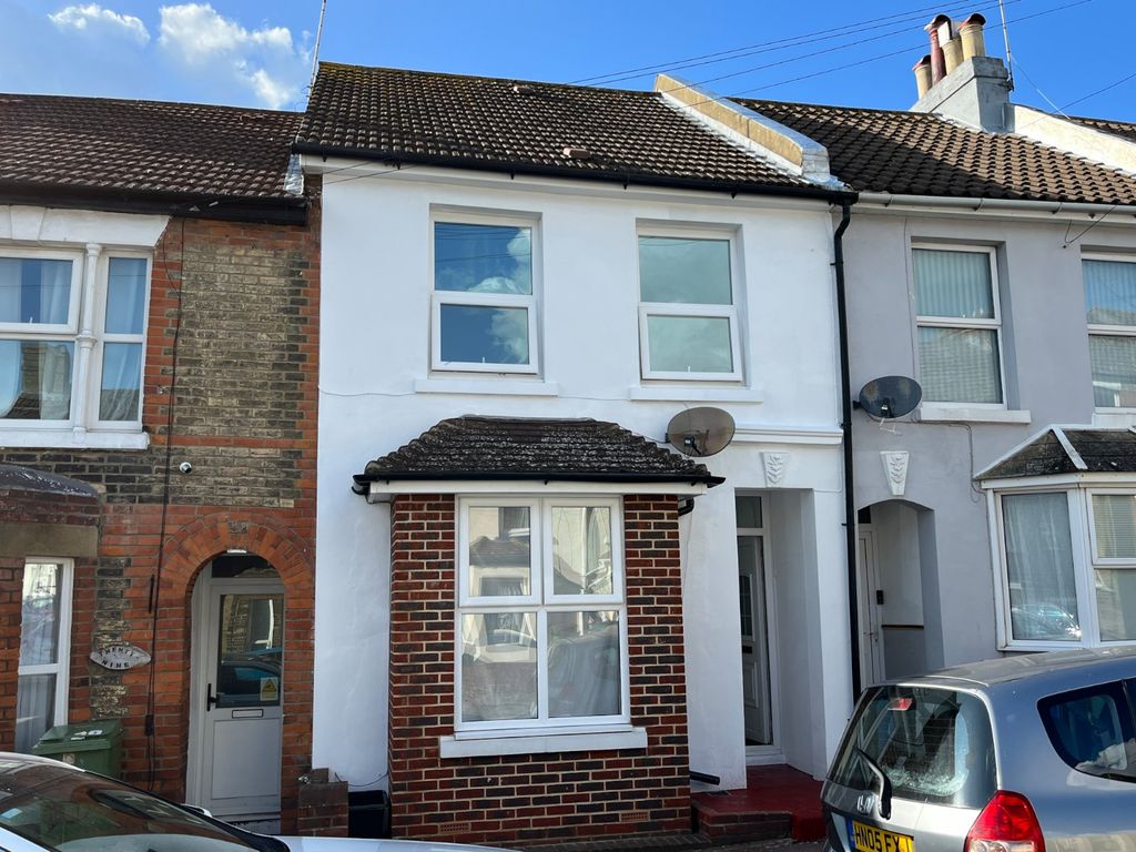 3 bed terraced house for sale in Walton Road, Folkestone, Kent CT19, £
