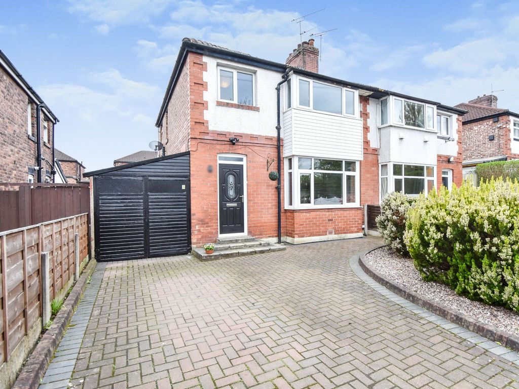 3 bed semidetached house for sale in Kenilworth Avenue, Whitefield M45