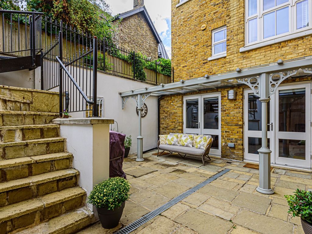 2 bed flat for sale in Royal Parade, Chislehurst BR7 Zoopla