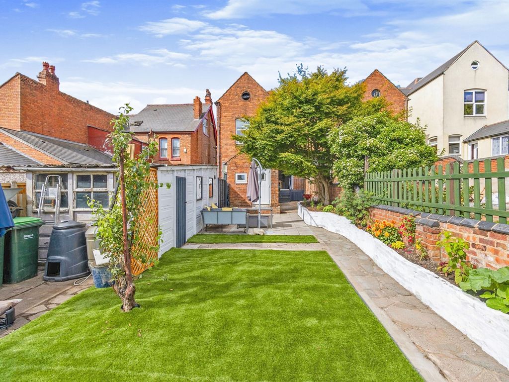 5 bed semidetached house for sale in Hollies Drive, Wednesbury WS10 Zoopla