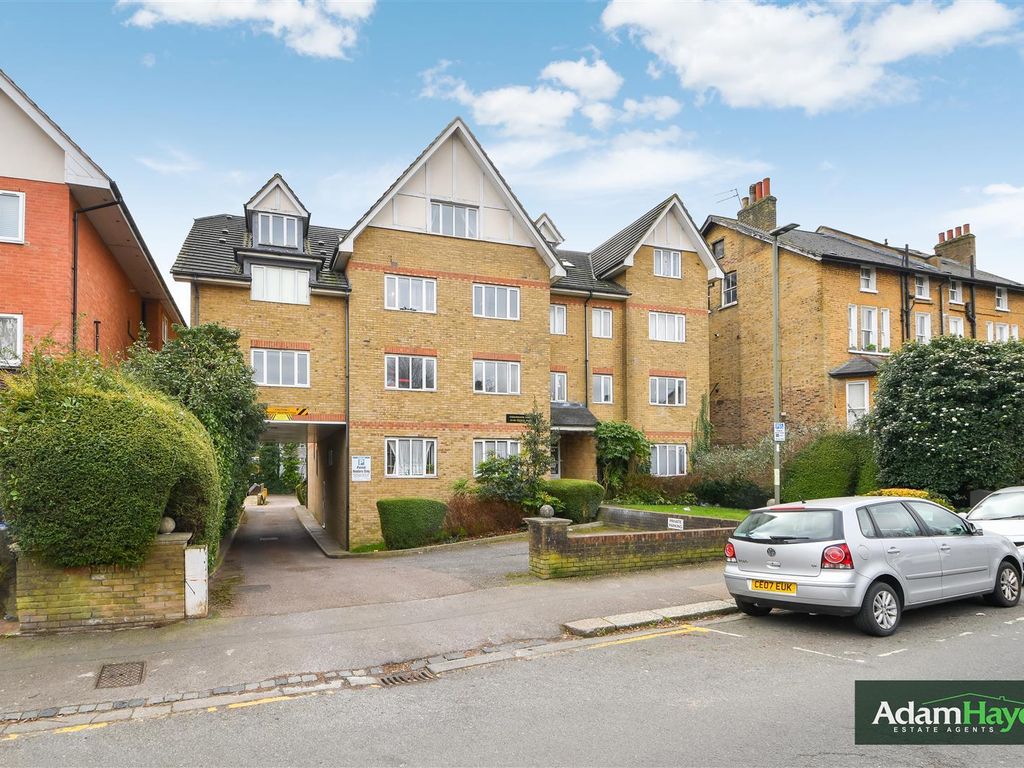 2 bed flat for sale in Friern Park, North Finchley N12, £400,000 Zoopla
