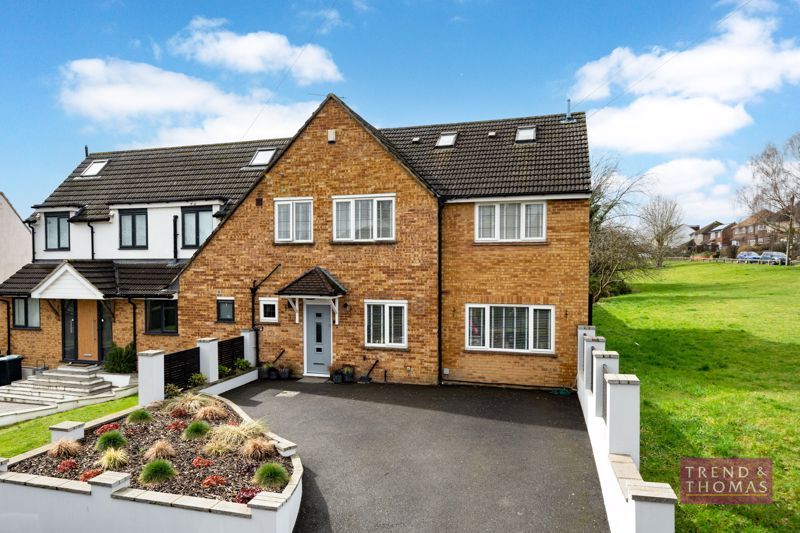 5 bed semidetached house for sale in Berry Lane, Mill End