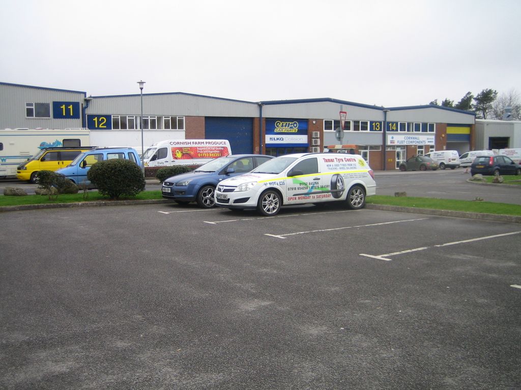 Light industrial to let in Unit 12 Prideaux Close, Tamar View
