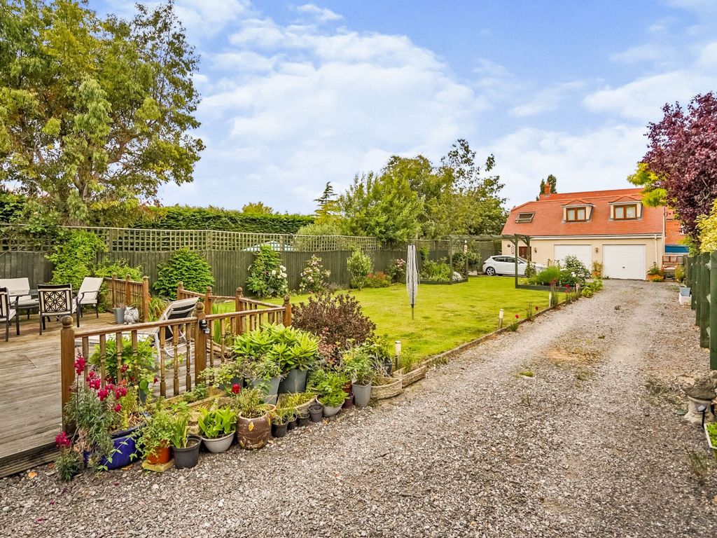 5 bed detached house for sale in Milton Road, Sutton Courtenay