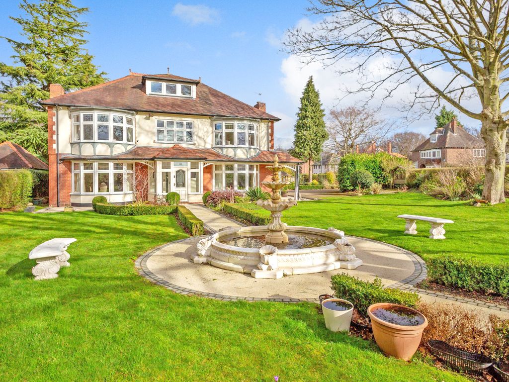 4 bed detached house for sale in St. Wilfrids Road, Doncaster DN4, £