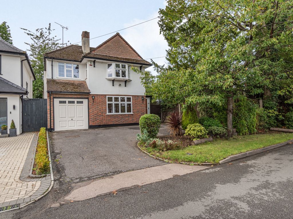 4 bed detached house for sale in Moss Lane, Pinner Village HA5 Zoopla