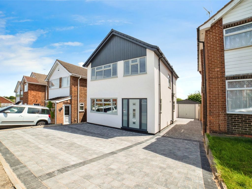 3 bed detached house for sale in Coronation Drive, South Normanton