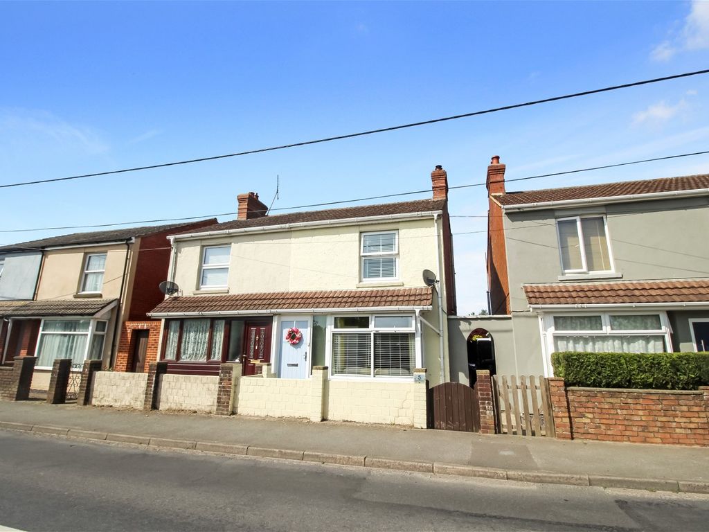 3 bed semidetached house for sale in Andover Road, Ludgershall