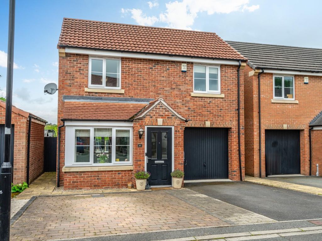 3 bed detached house for sale in Hardwicke Close, York YO26, £375,000