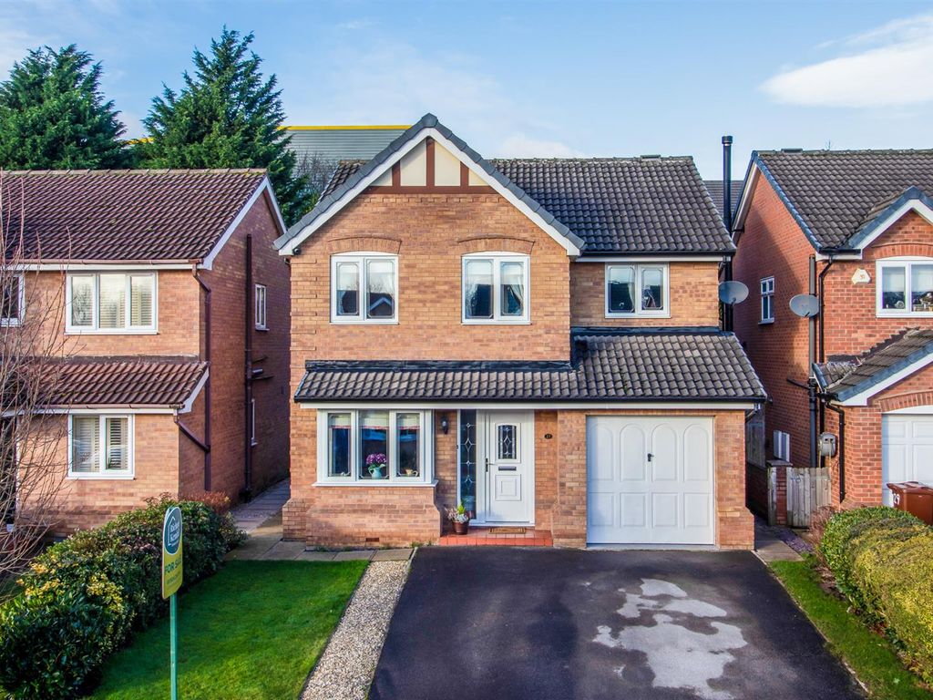 4 bed detached house for sale in Sherwood Drive, Crigglestone