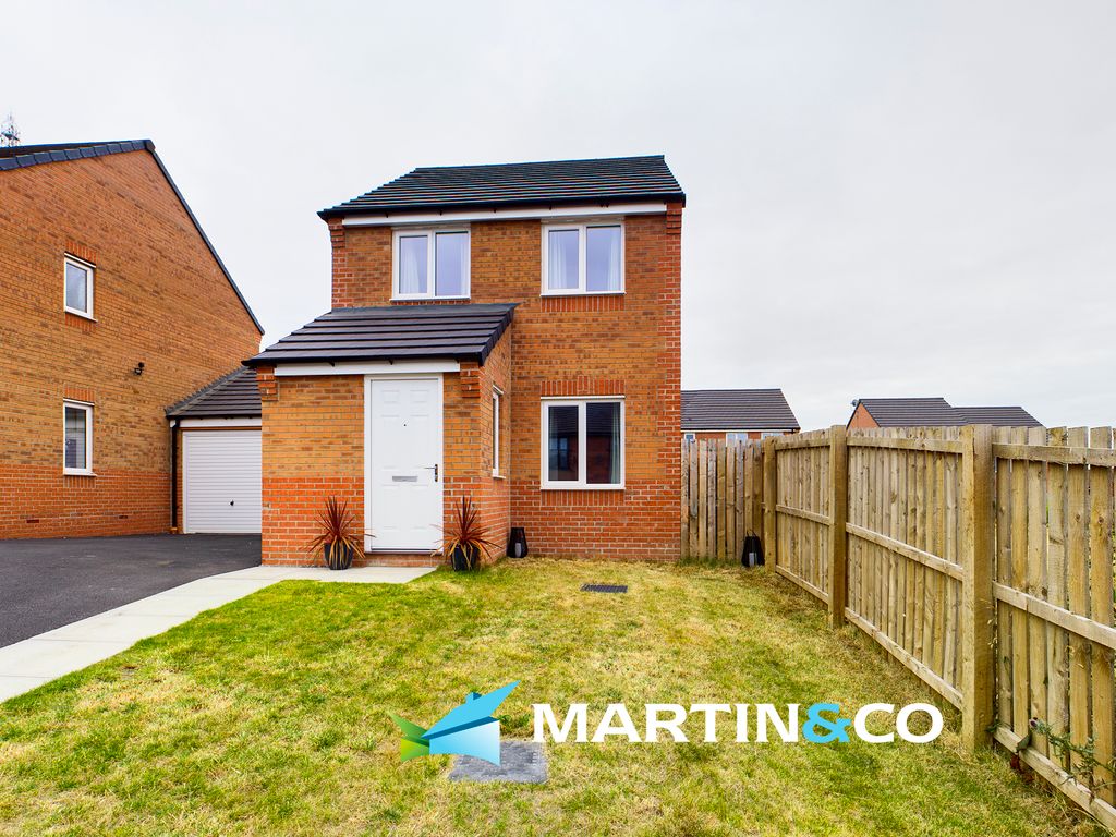 3 bed linkdetached house for sale in School Street, Upton, Pontefract