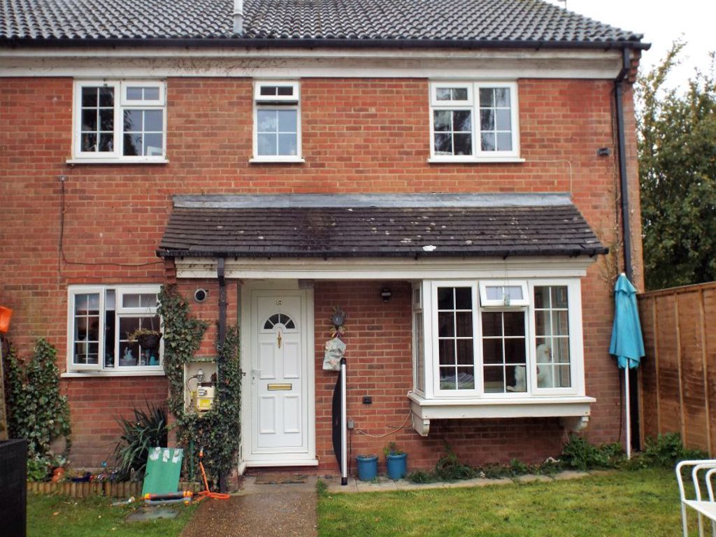 2 bed property to rent in Old School Close, Hitchin, Hertfordshire SG4