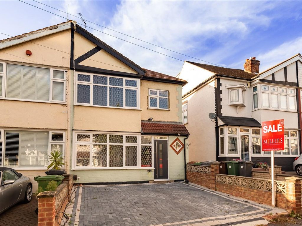 3 bed semidetached house for sale in Middleton Avenue, London E4 Zoopla