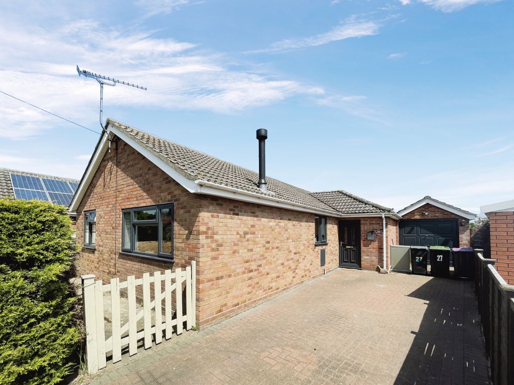 4 bed detached bungalow for sale in Hilltop Close, Eagle, Lincoln LN6 Zoopla
