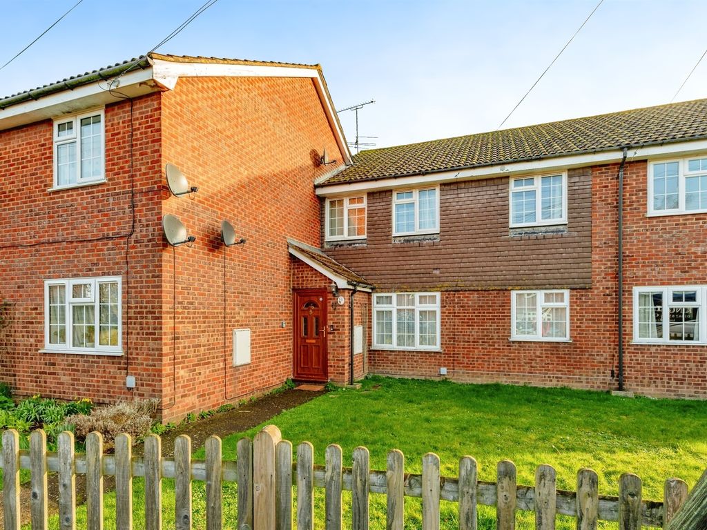 2 bed for sale in Station Road, Lingfield RH7, £250,000 Zoopla