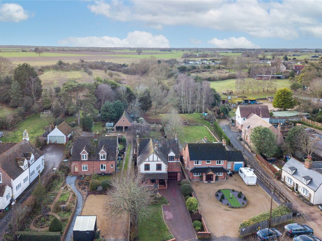 5 bed country house for sale in Wignall Street, Lawford, Manningtree