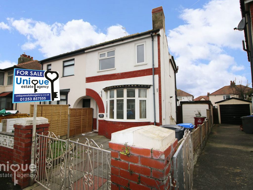 2 bed semidetached house for sale in Lockerbie Avenue, Thornton
