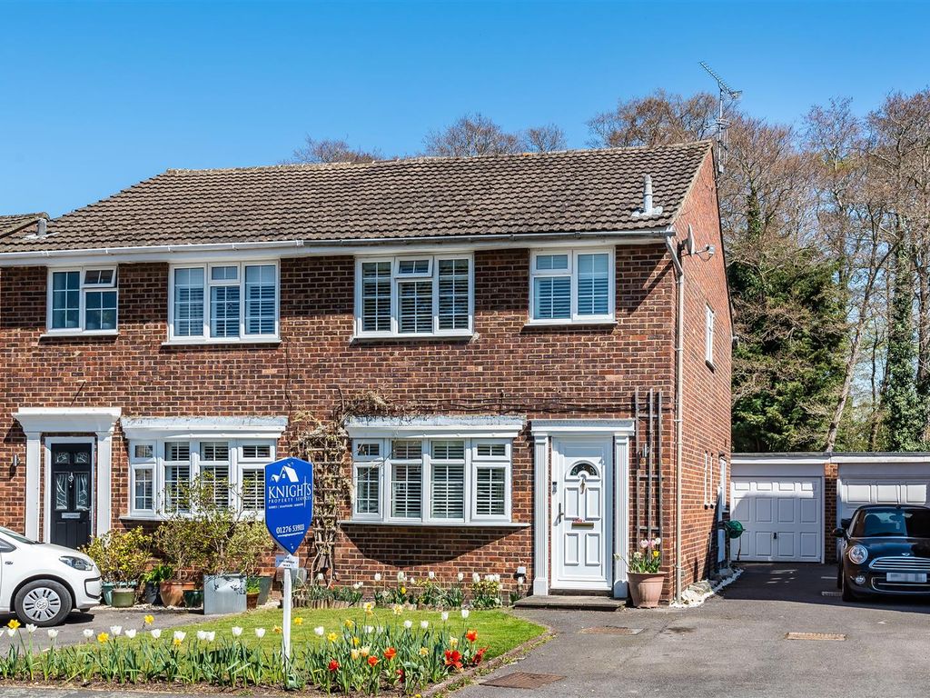 3 bed property to rent in Gresham Way, Frimley Green, Camberley GU16, £