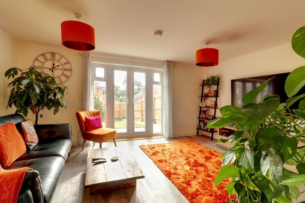 Eleanor Row, Northampton NN5  