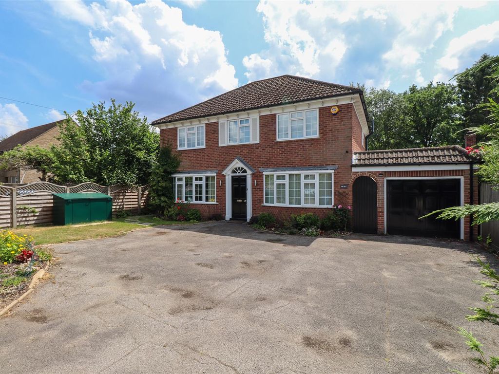 4 bed detached house for sale in Aldershot Road, Fleet GU51 Zoopla