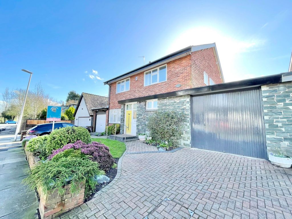 4 bed detached house for sale in Milton Avenue, Stanley Park FY3, £