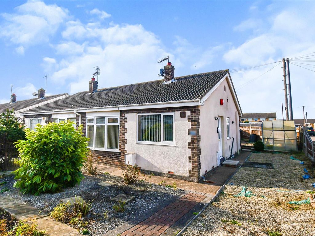 2 bed semidetached bungalow for sale in Jendale, SuttonOnHull, Hull