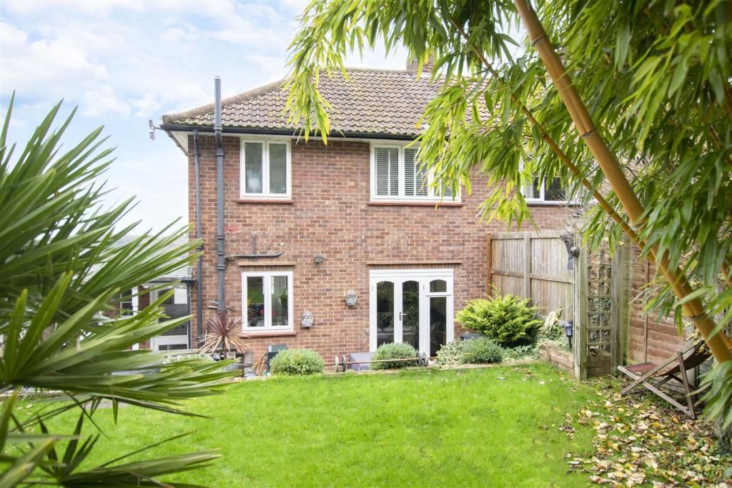 3 bed semidetached house for sale in Burleigh Road, Hertford SG13, £