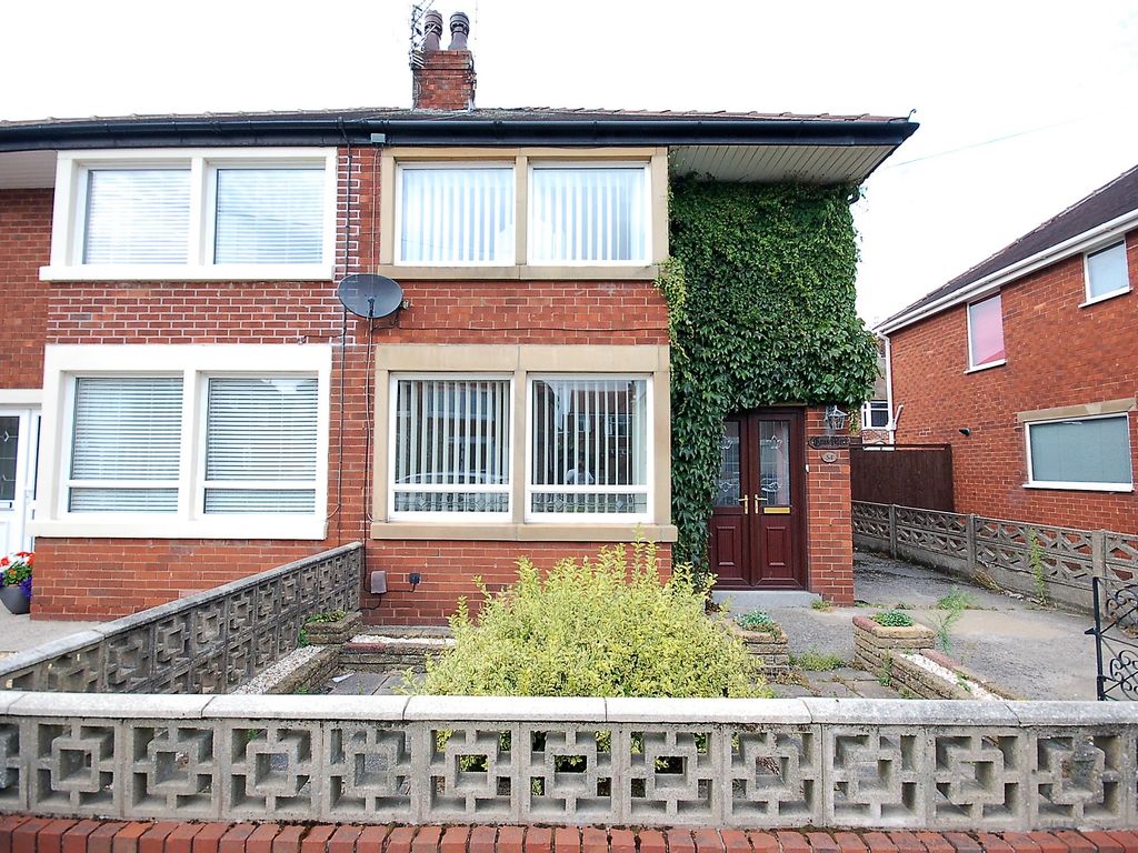 2 bed semidetached house to rent in Primrose Avenue, Blackpool FY4, £
