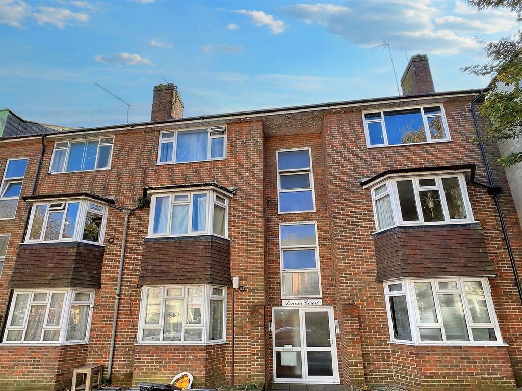 2 bed flat for sale in Pevensey Road, Eastbourne BN22, £164,950 Zoopla